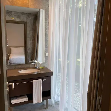 Ultra Luxury Villa With Private Jacuzzy And Beach/Oms 빌라 *